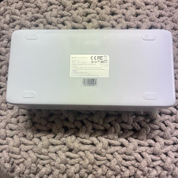 Bella Lash UV Light Sterilizer - Picture 3 of 4